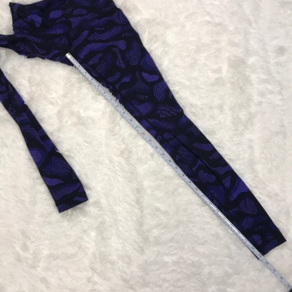 Lululemon Wunder Under - Picture 6 of 6